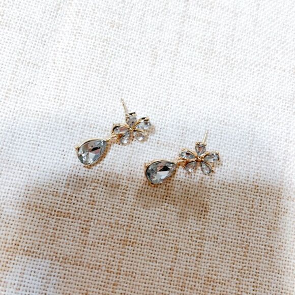 Diamond flower stud earrings N180 - Picture 6 of 6
